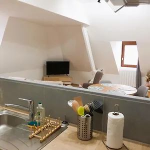 https://appartement-48m-hypercentre-gares-et-vieux-lille.lillehotels.org
