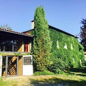 https://magnificent-renovated-farmhouse.hotels-rhonealpes.com