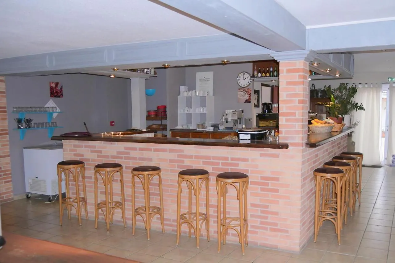 Hotel Restaurant Du Lac Graulhet 2*,  France
